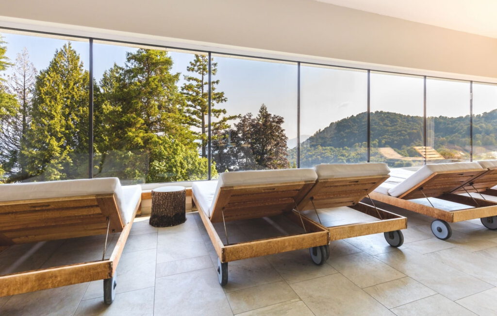 uitzicht van ligbedden bij Cademario